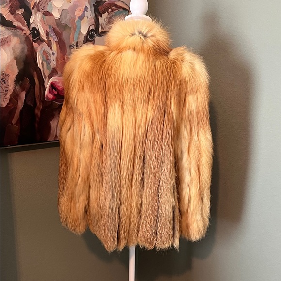Luxurious Red Fox Fur Coat - Picture 6 of 13